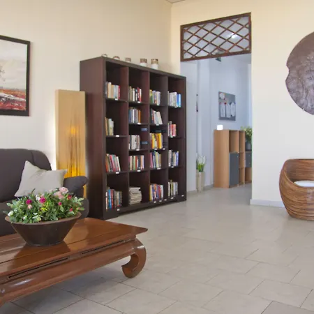 Danaos Hotel 2*