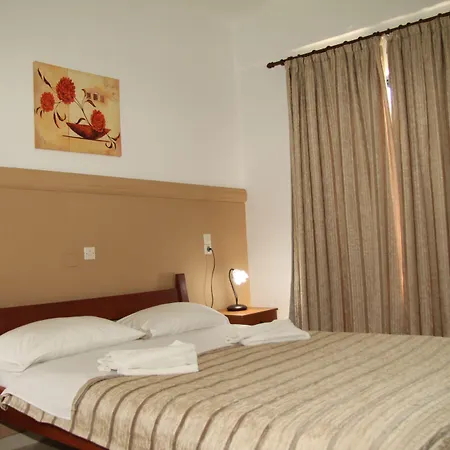 Danaos Hotel 2*